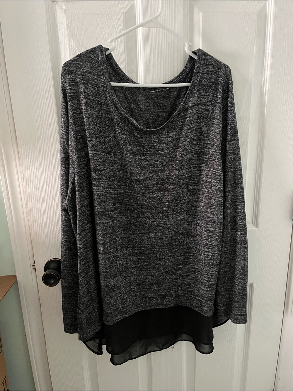 Women's Heathered Dark Gray Layered-Hem Sweater size 3XL